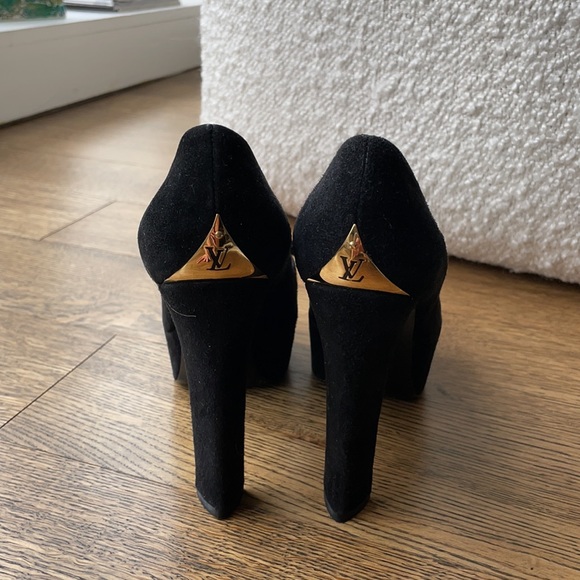 Louis Vuitton suede peep toe platforms - Picture 3 of 4